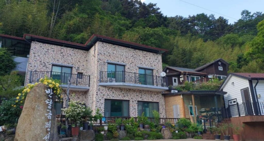 남원 지리산 반달곰민박 뱀사골 단풍 여행·계곡 펜션·객실 가격·가족 숙박 조건 숙소 사진